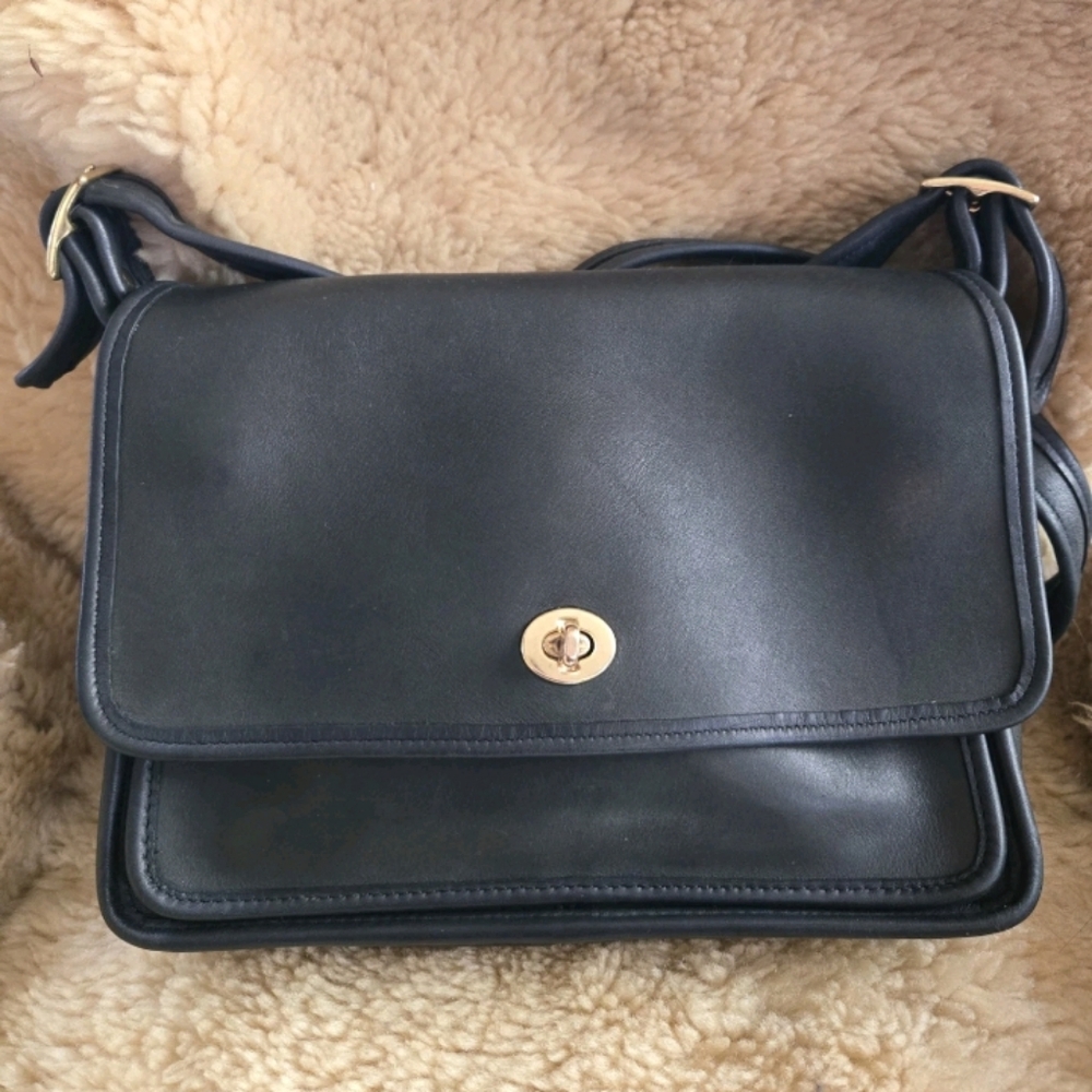 Vintage Coach Navy Blue Glove Tanned Leather Pocket Bag 9875 USA